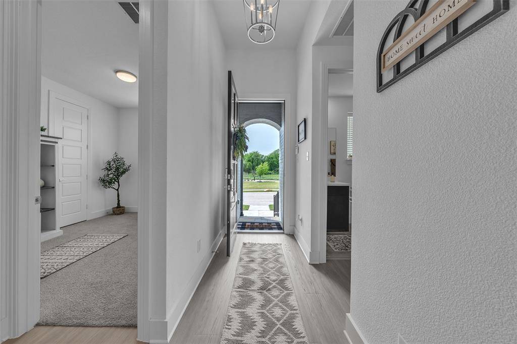 1016 Bolden Avenue, Crowley, TX 76036