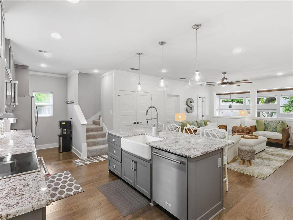 1913 E Lake Drive, Weatherford, TX 76087