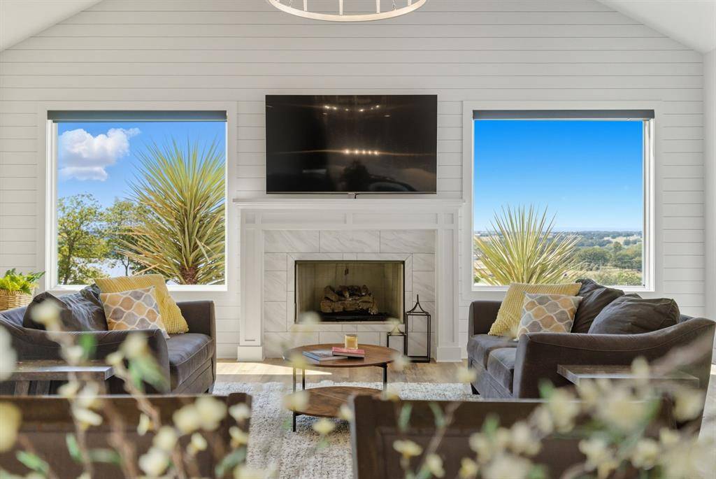 124 Mike Thornton Court, Weatherford, TX 76088