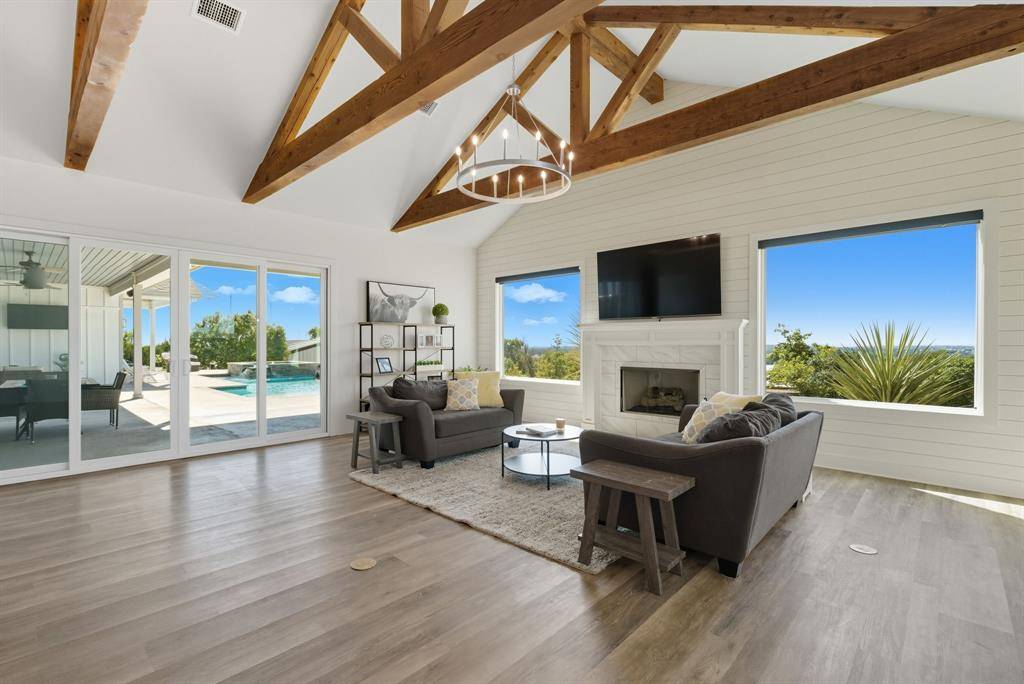 124 Mike Thornton Court, Weatherford, TX 76088