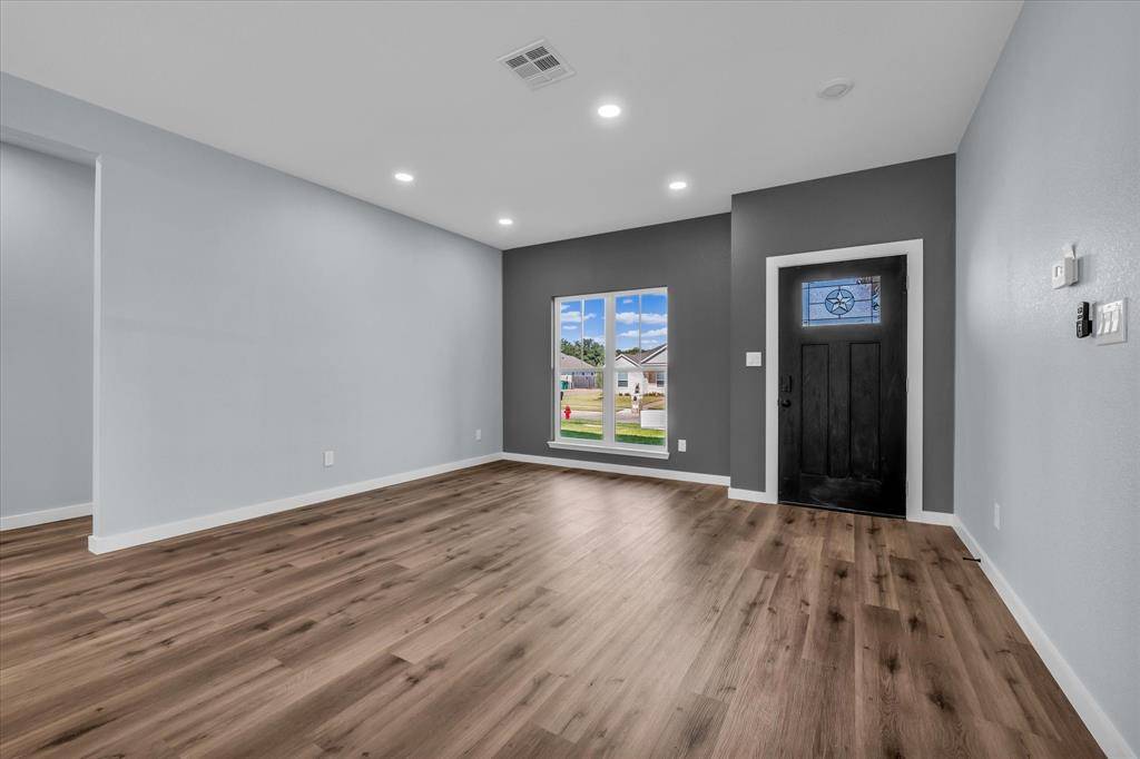 308 Crye Circle, Robinson, TX 76706