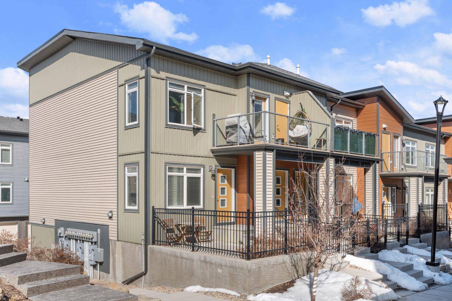 79 Sage Bluff CIR NW, Calgary, AB T3R 1T5
