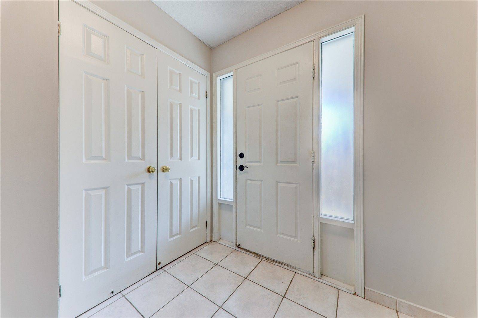 17 Plumrose BLVD, Toronto E10, ON M1E 5E8