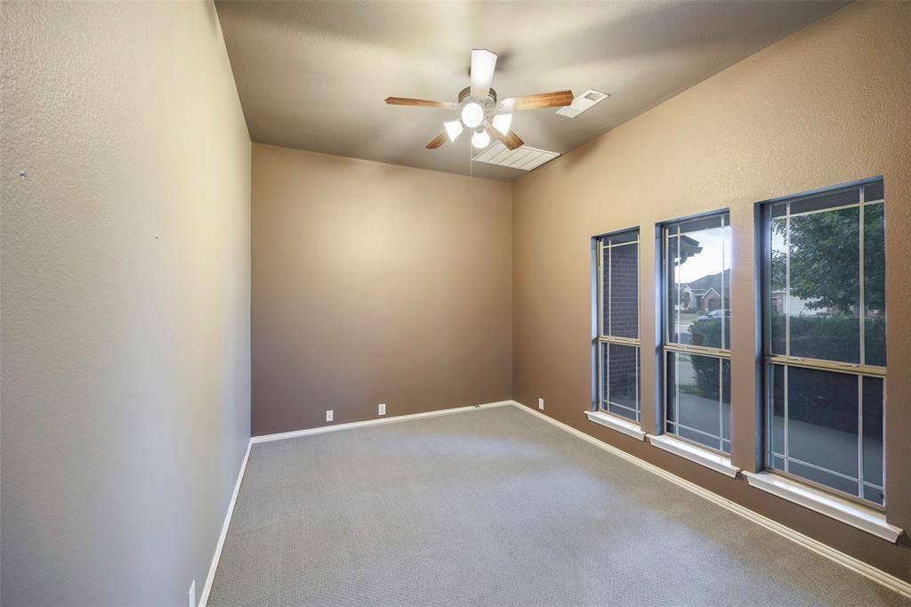 717 Chelsea Drive, Midlothian, TX 76065