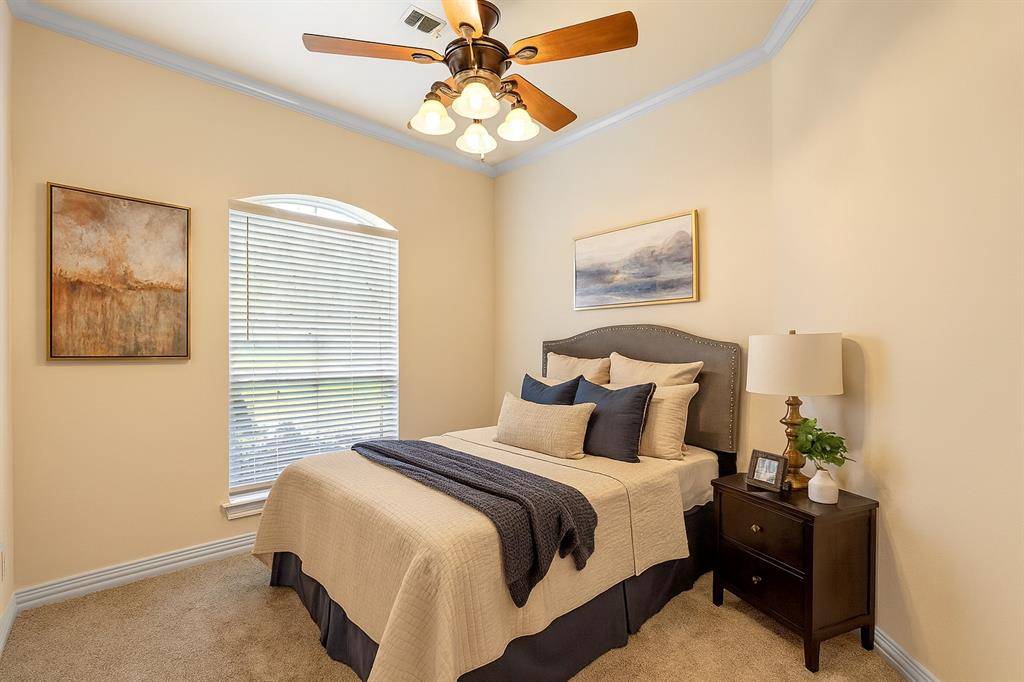 3240 Caleb Court E, Midlothian, TX 76065