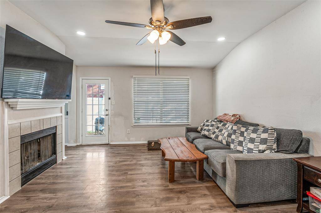 4372 Onyx Drive, Carrollton, TX 75010