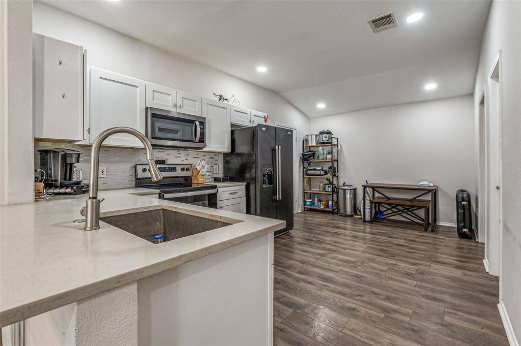 4372 Onyx Drive, Carrollton, TX 75010