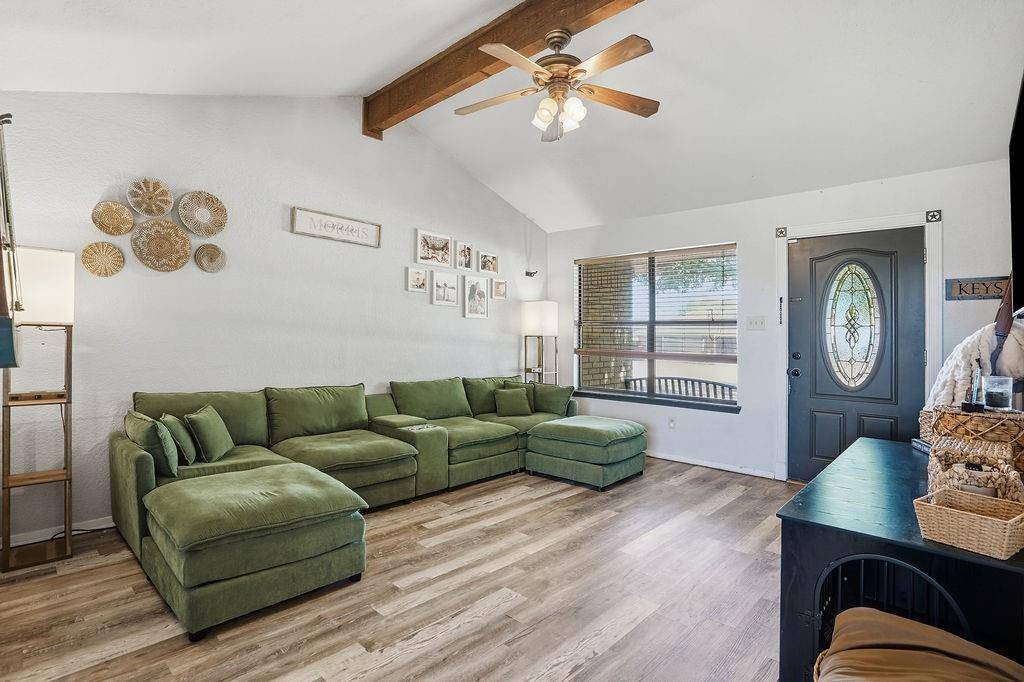 4041 Country Meadows Circle, Granbury, TX 76049