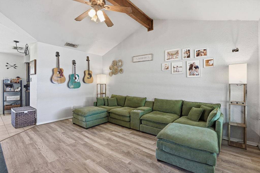 4041 Country Meadows Circle, Granbury, TX 76049