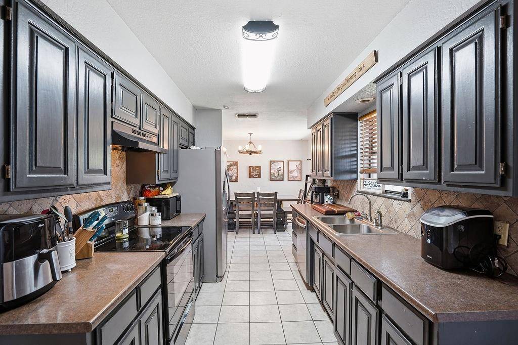 4041 Country Meadows Circle, Granbury, TX 76049