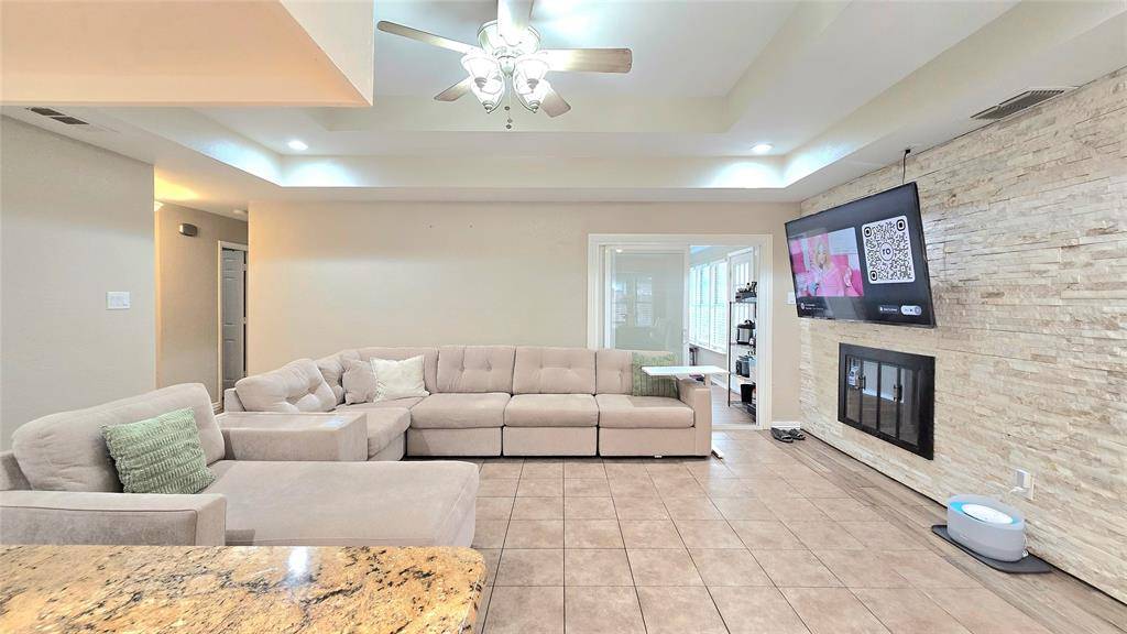 6301 Lotus Drive, Arlington, TX 76001