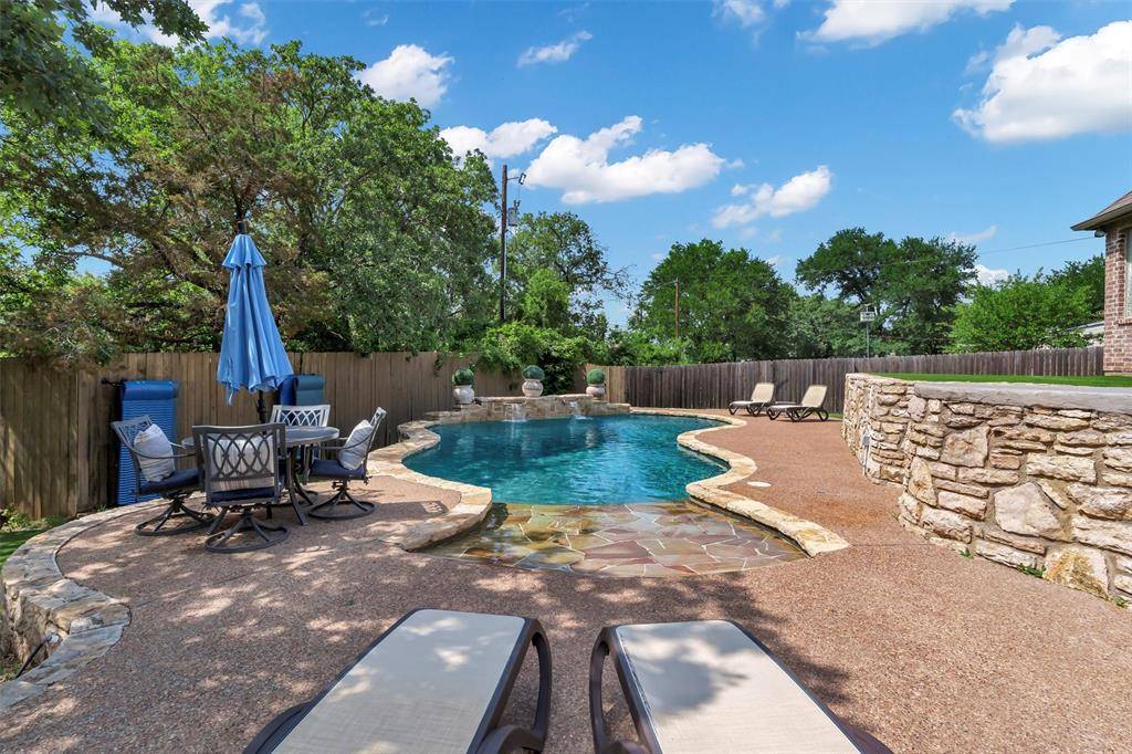 4014 Angelina Court N, De Cordova, TX 76049