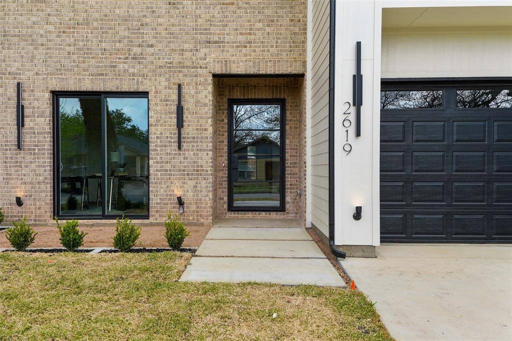 2619 Emmett Street, Dallas, TX 75211