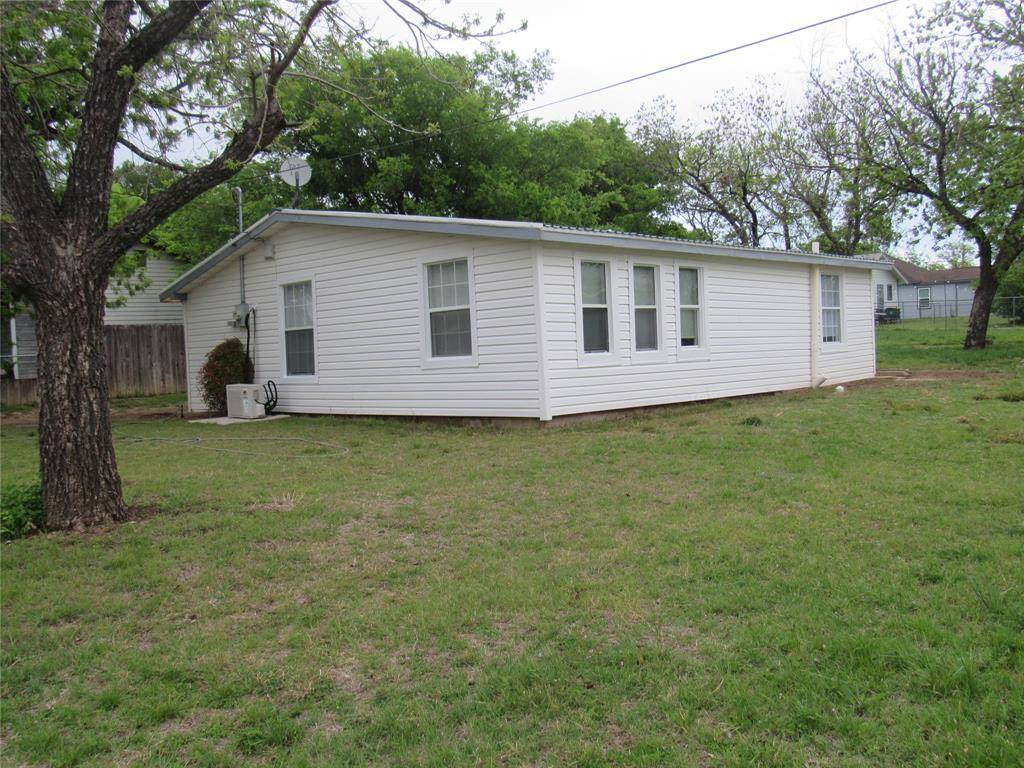 303 S Lennox Street, Stephenville, TX 76401