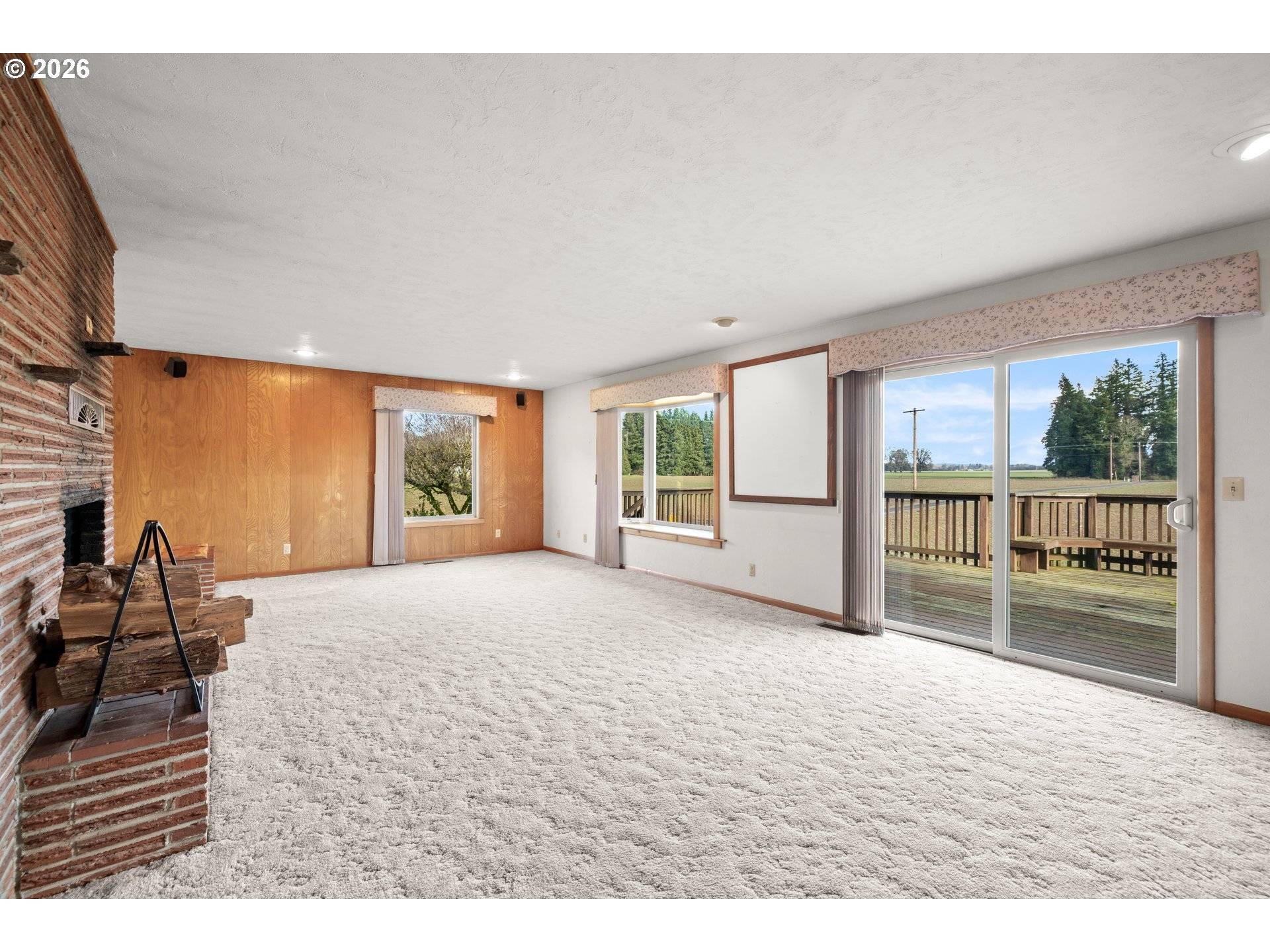 6884 S Hansen LN, Aurora, OR 97002