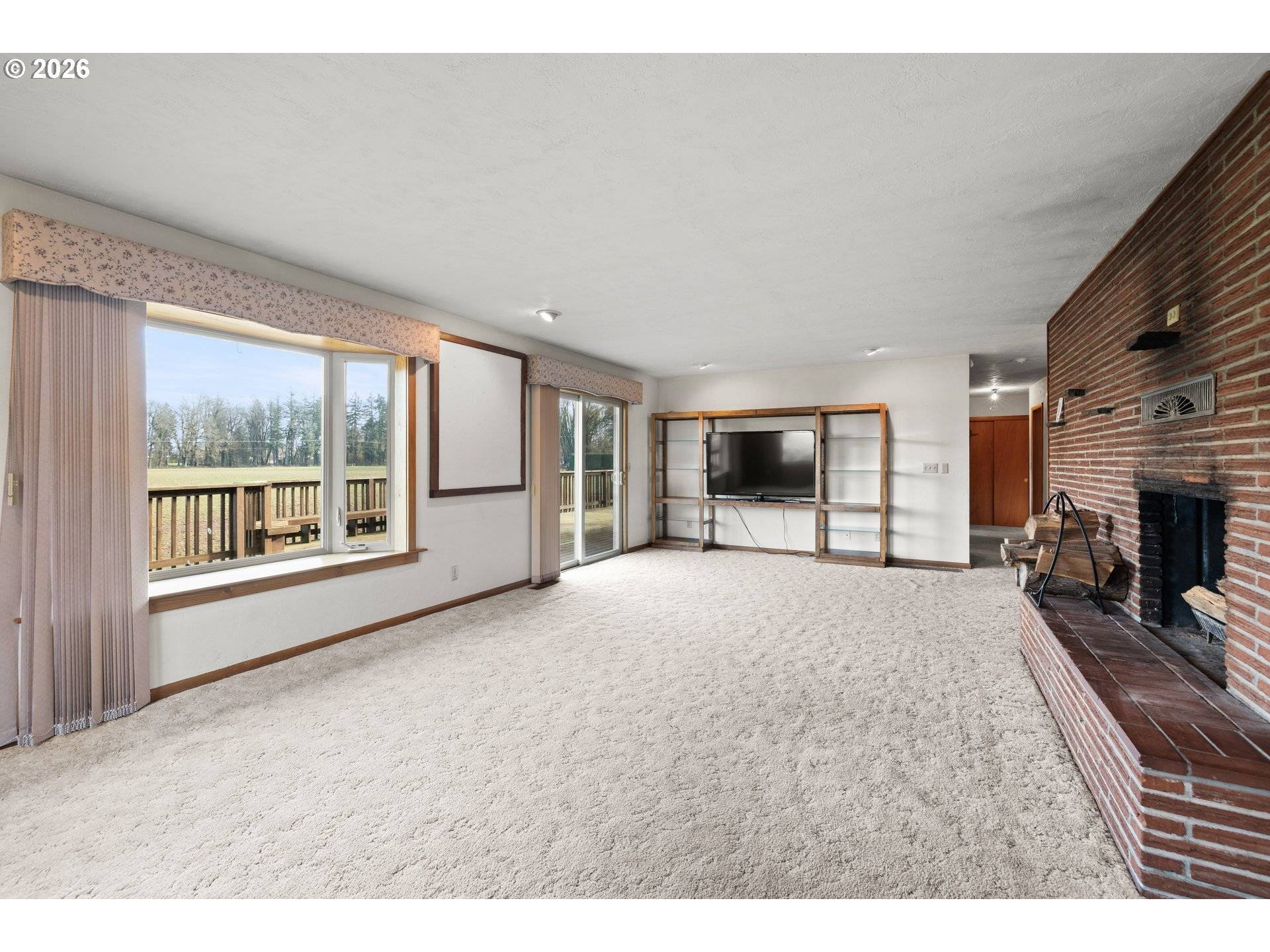 6884 S Hansen LN, Aurora, OR 97002