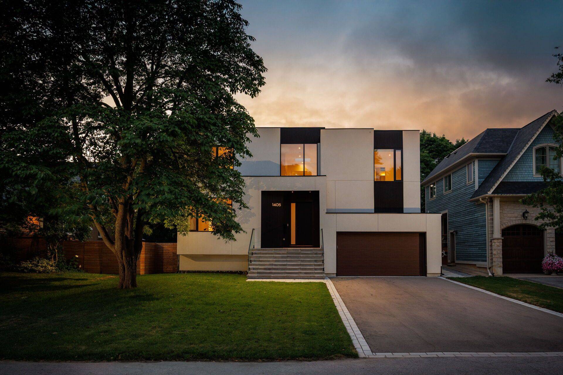 1405 Acton CRES, Oakville, ON L6J 2S6