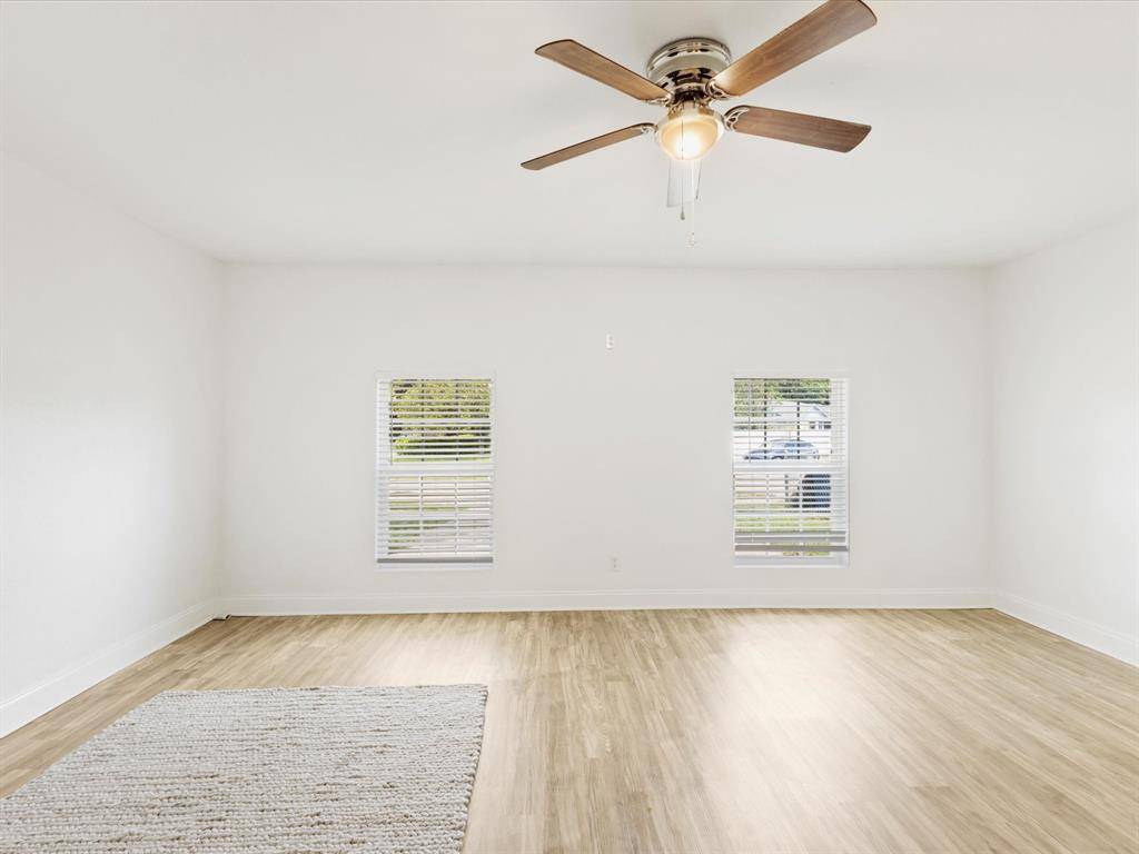 6702 Umphress Road, Dallas, TX 75217