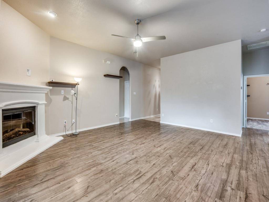 2939 Alyson Way, Grand Prairie, TX 75052