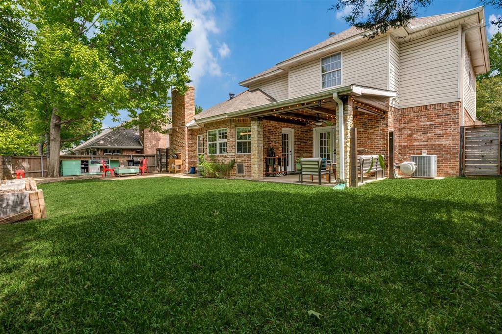 9727 Vinewood Drive, Dallas, TX 75228