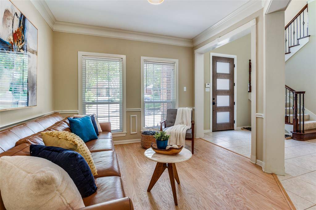 9727 Vinewood Drive, Dallas, TX 75228