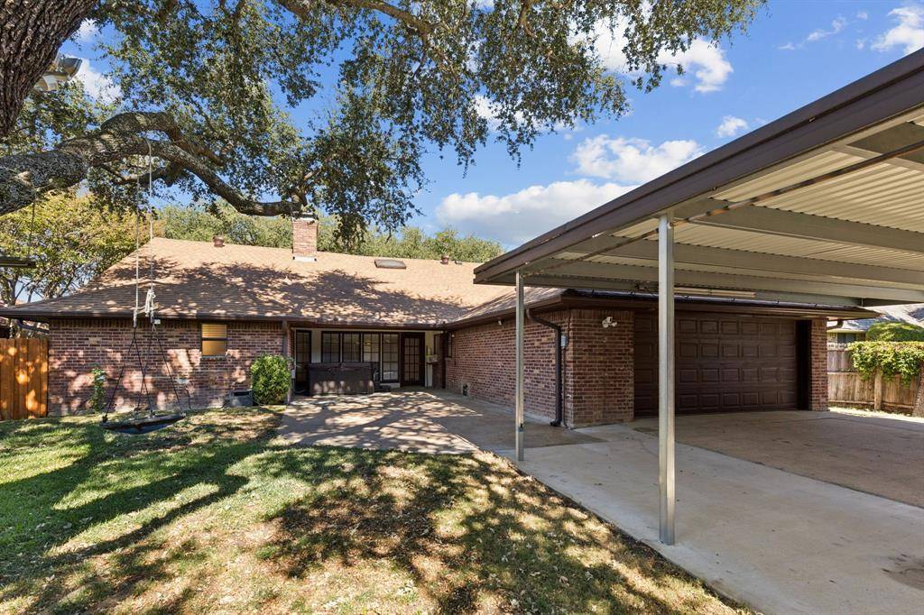 9718 Amberley Drive, Dallas, TX 75243