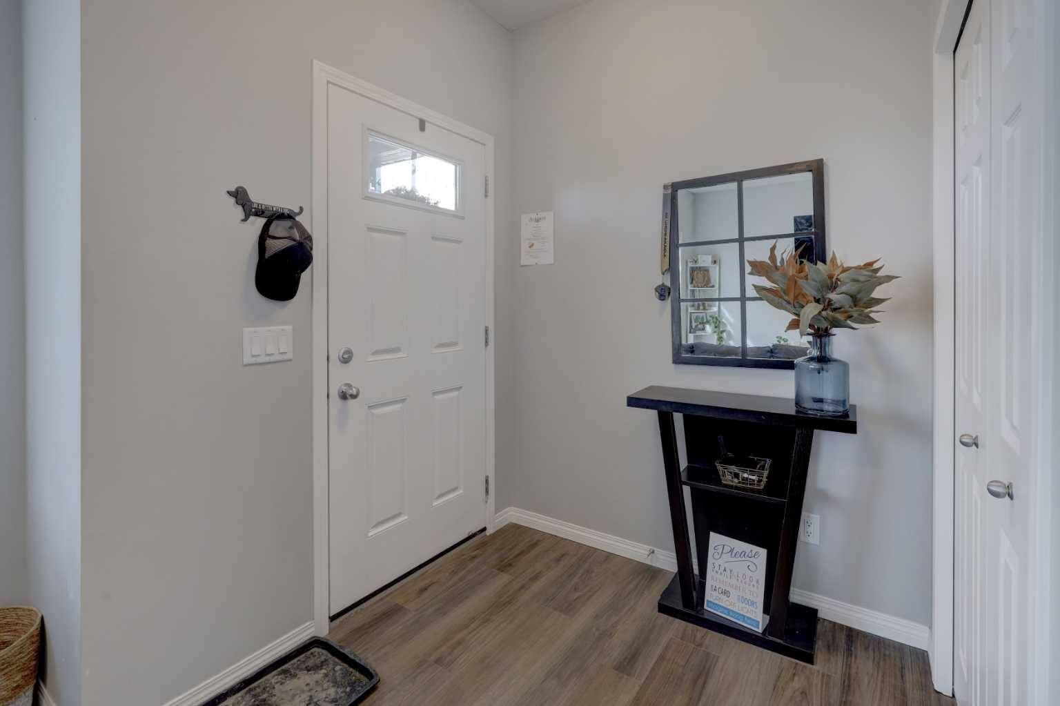 215 Chinook Gate BLVD SW, Airdrie, AB T4B 5J4