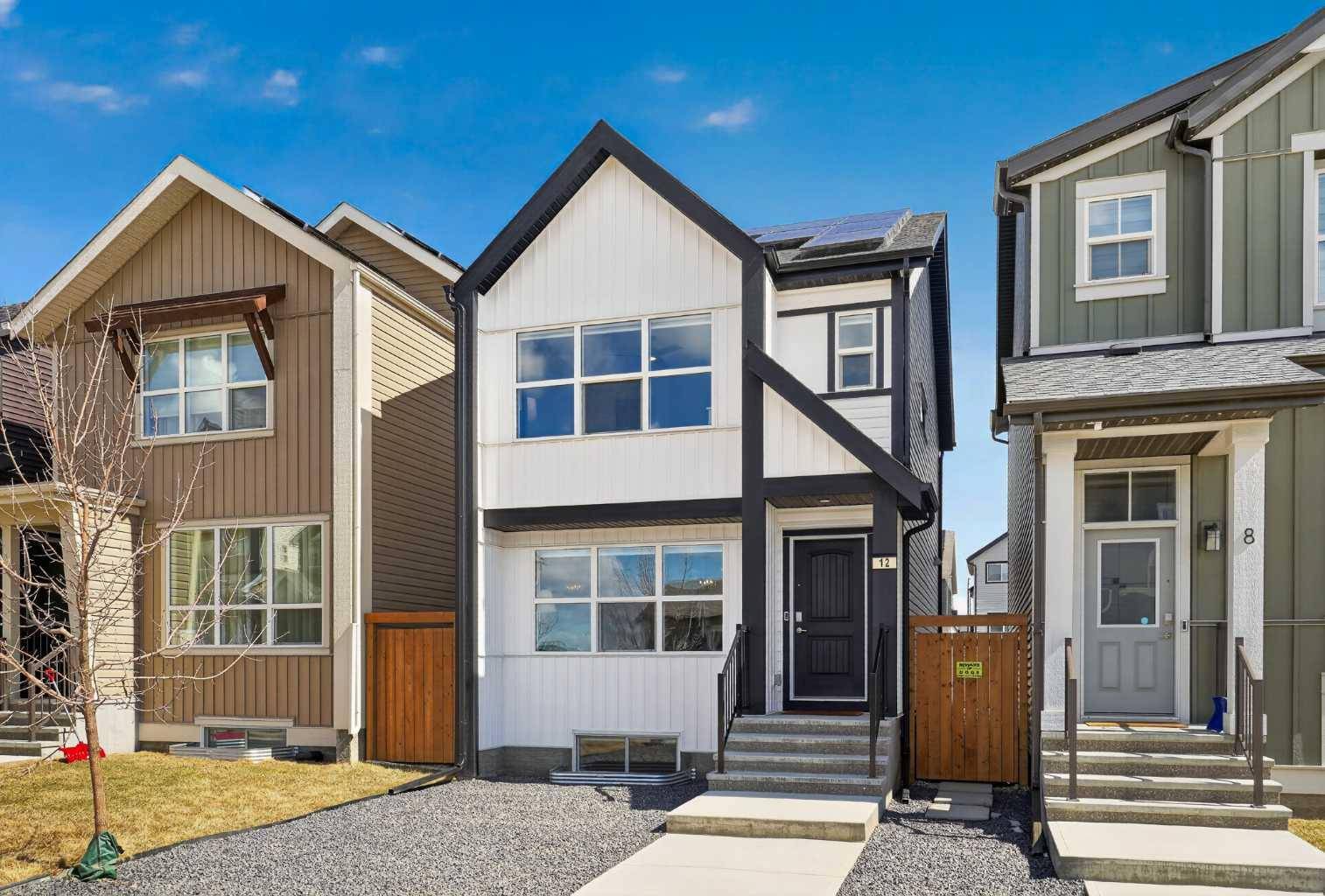12 Heirloom CRES SE, Calgary, AB T3S0G9
