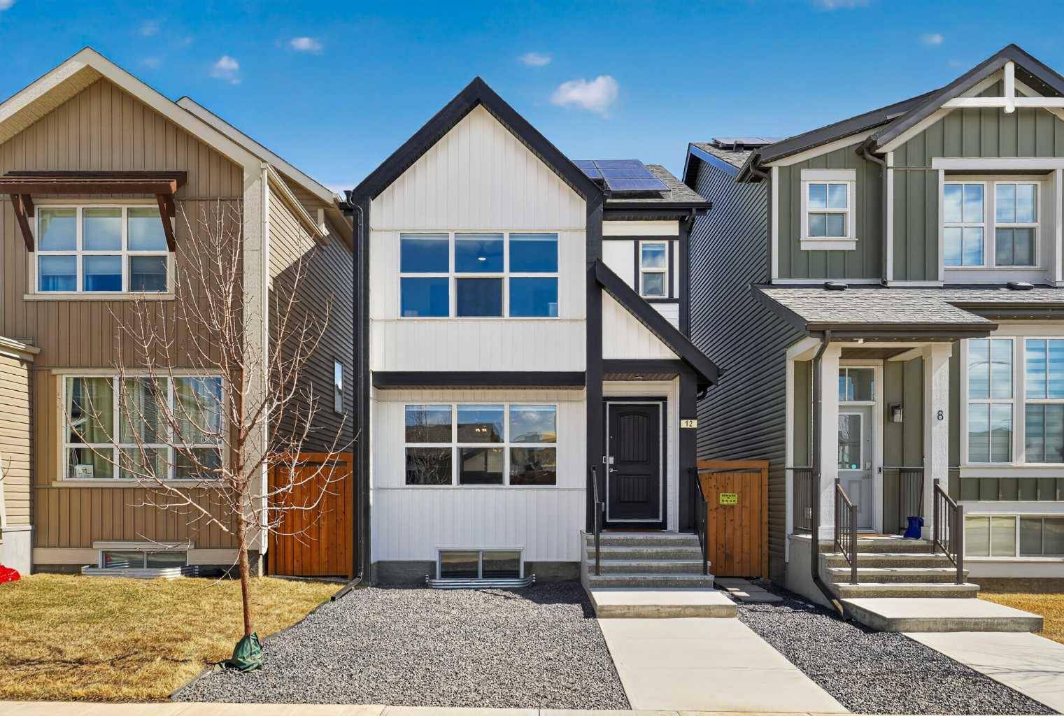 12 Heirloom CRES SE, Calgary, AB T3S0G9