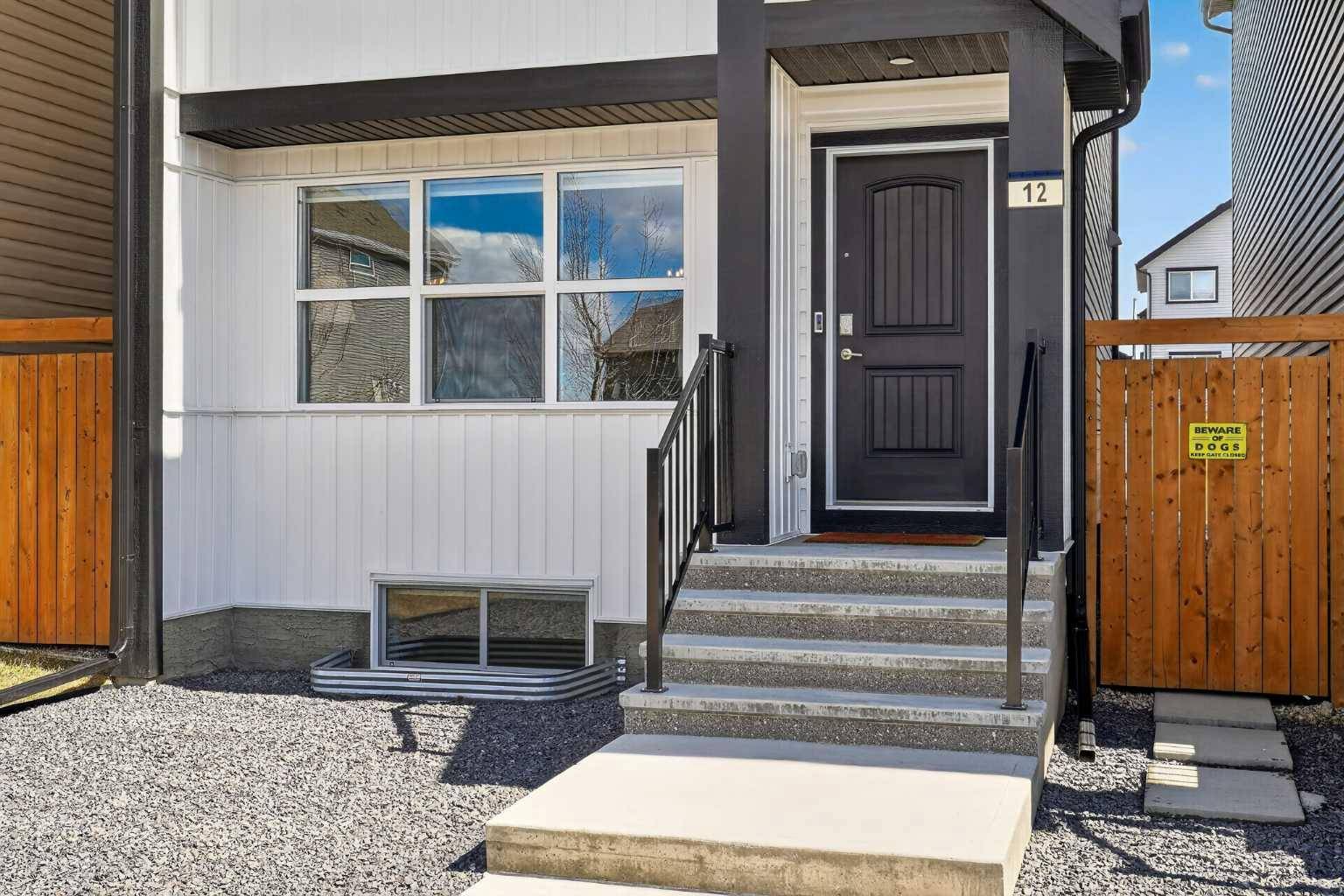 12 Heirloom CRES SE, Calgary, AB T3S0G9
