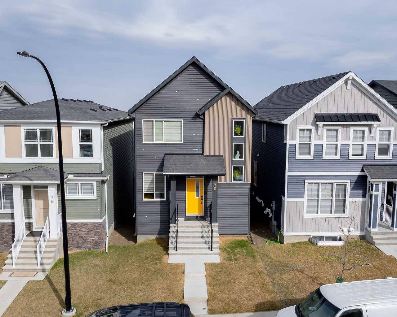 30 Edith MNR NW, Calgary, AB T3R1Y7