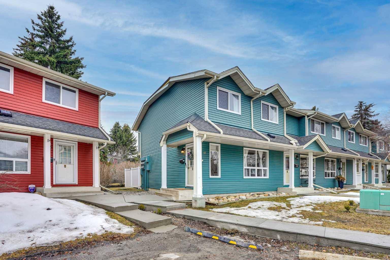 12 Queen Anne Close SE, Calgary, AB T2J 6N6