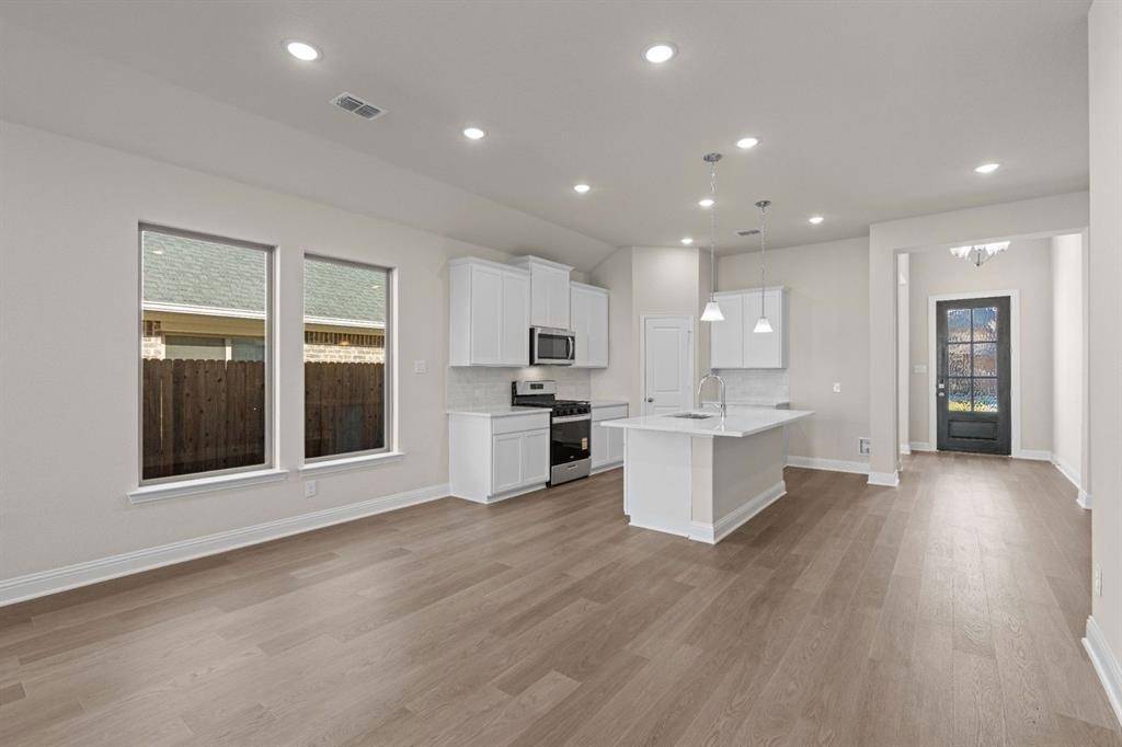 4532 Brentfield Drive, Fort Worth, TX 76036