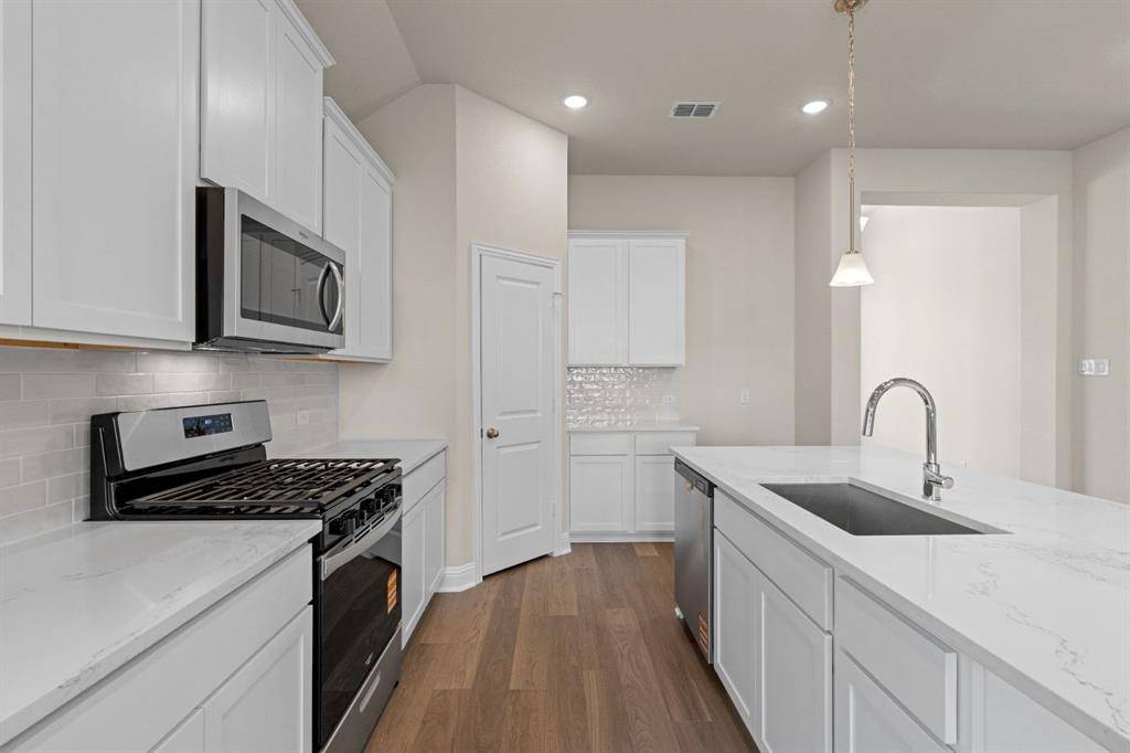 4532 Brentfield Drive, Fort Worth, TX 76036