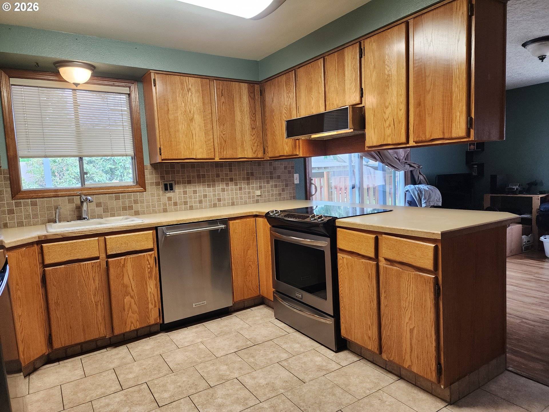 130 NE 12TH AVE, Canby, OR 97013