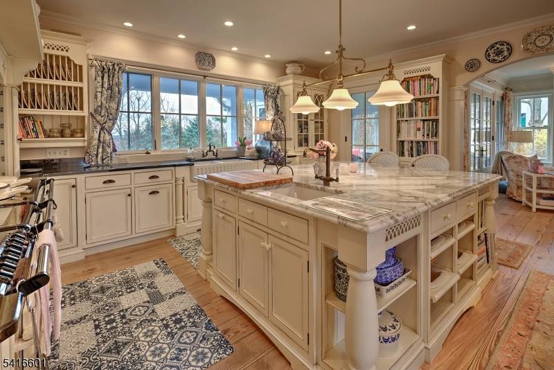 160 S Finley Ave, Bernards Twp., NJ 07920