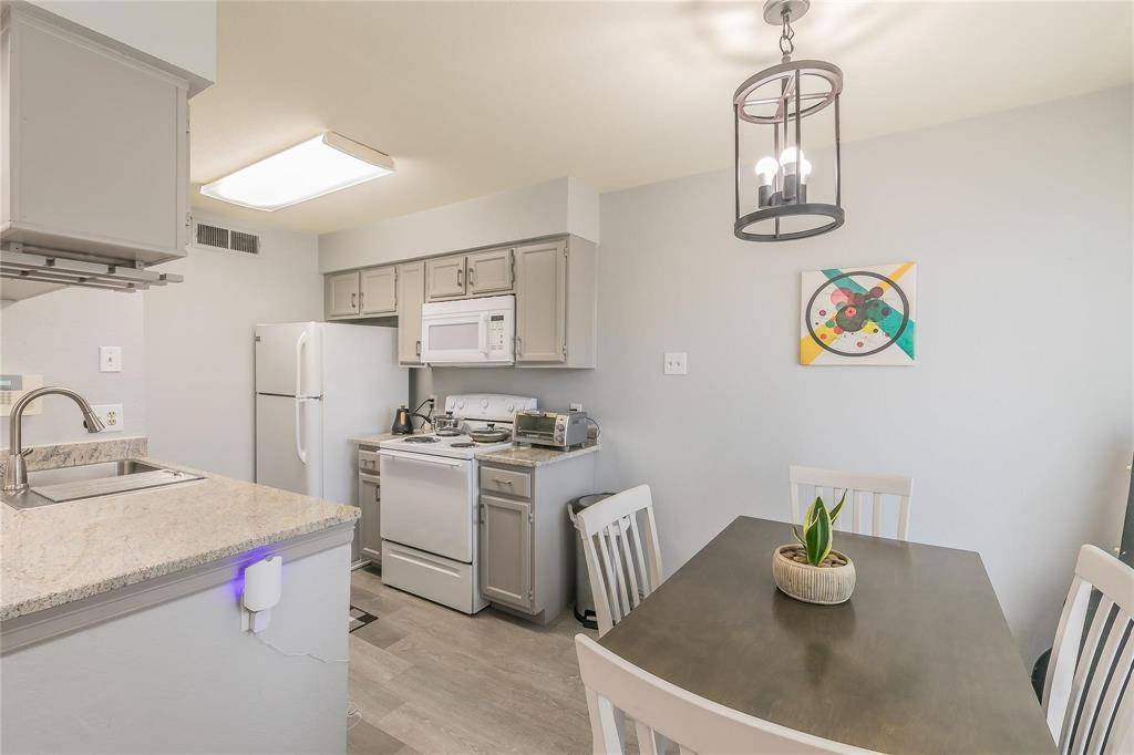 5750 Phoenix Drive #22, Dallas, TX 75231