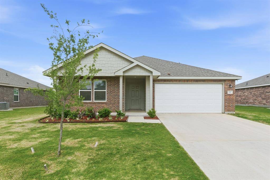 521 Jameson Street, Springtown, TX 76082