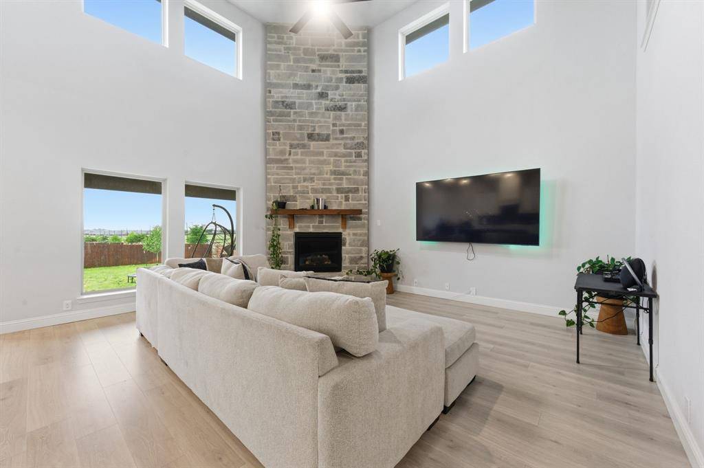 1244 Joseph Earl Drive, Desoto, TX 75115