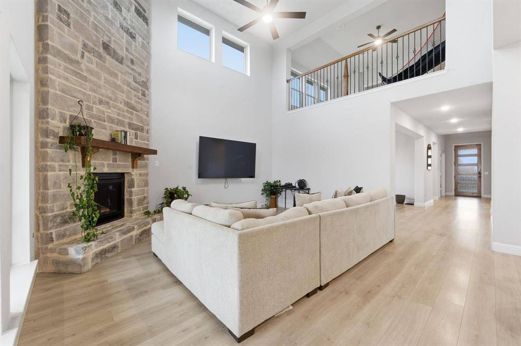 1244 Joseph Earl Drive, Desoto, TX 75115