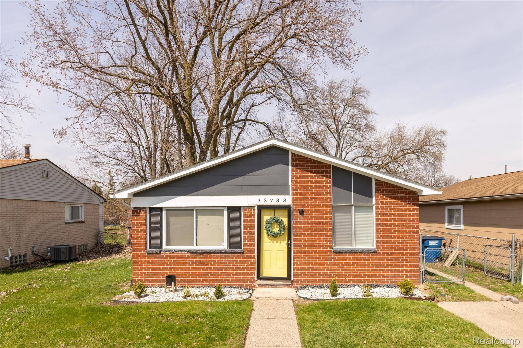 33738 Somerset ST, Westlandcity_wayne, MI 48186