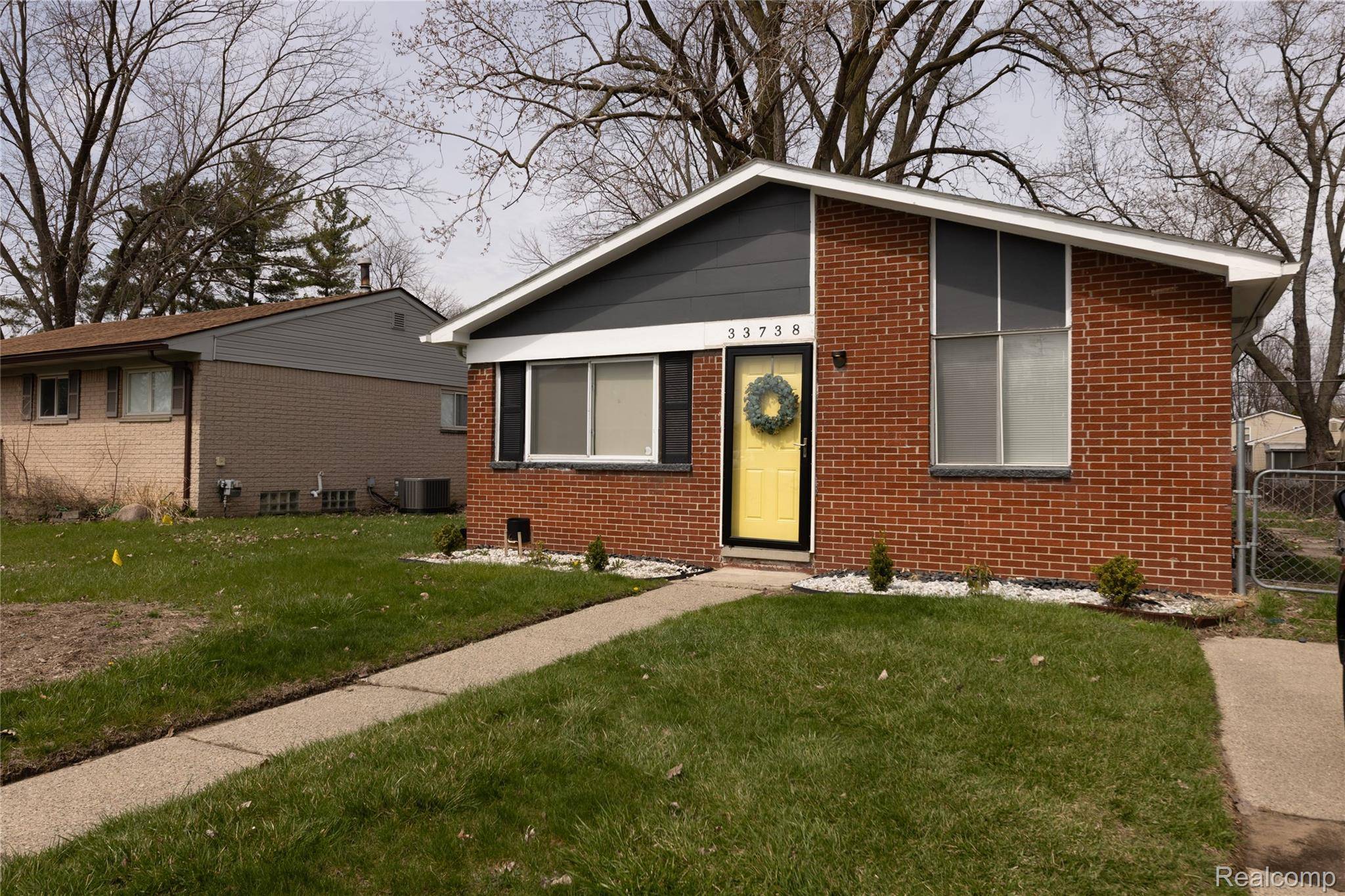 33738 Somerset ST, Westlandcity_wayne, MI 48186
