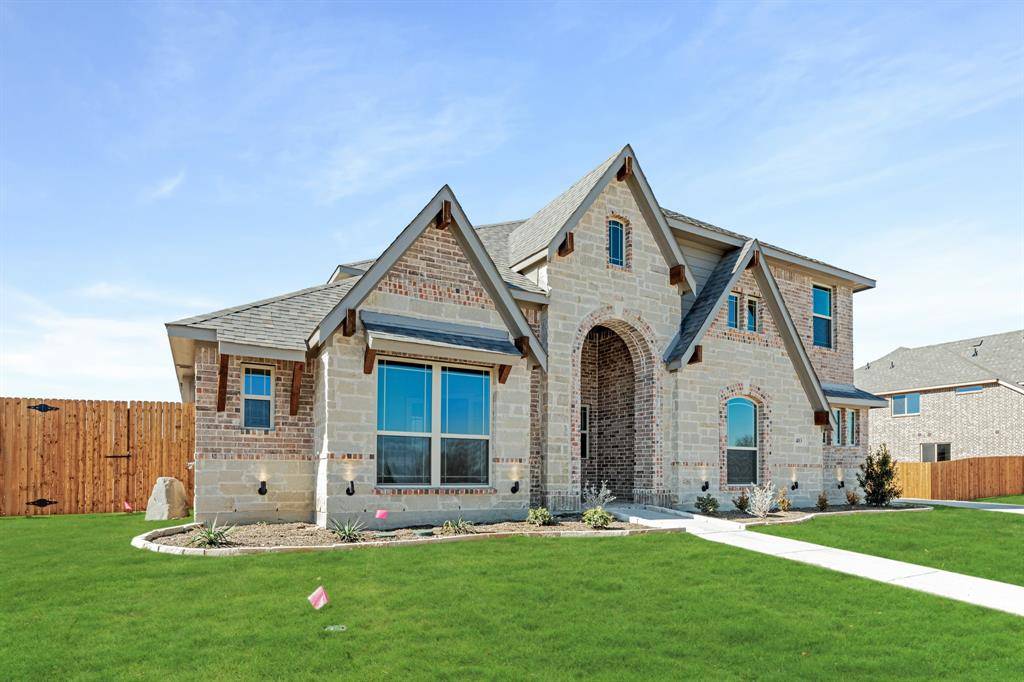403 Crystal Lake Lane, Red Oak, TX 75154