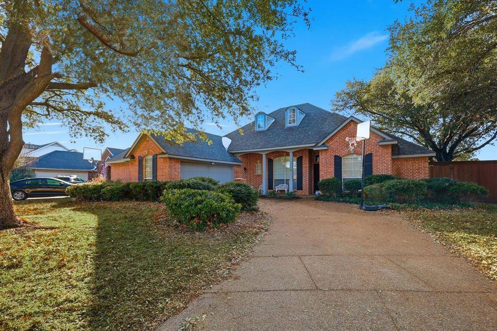 3318 Summergrove Drive, Arlington, TX 76001