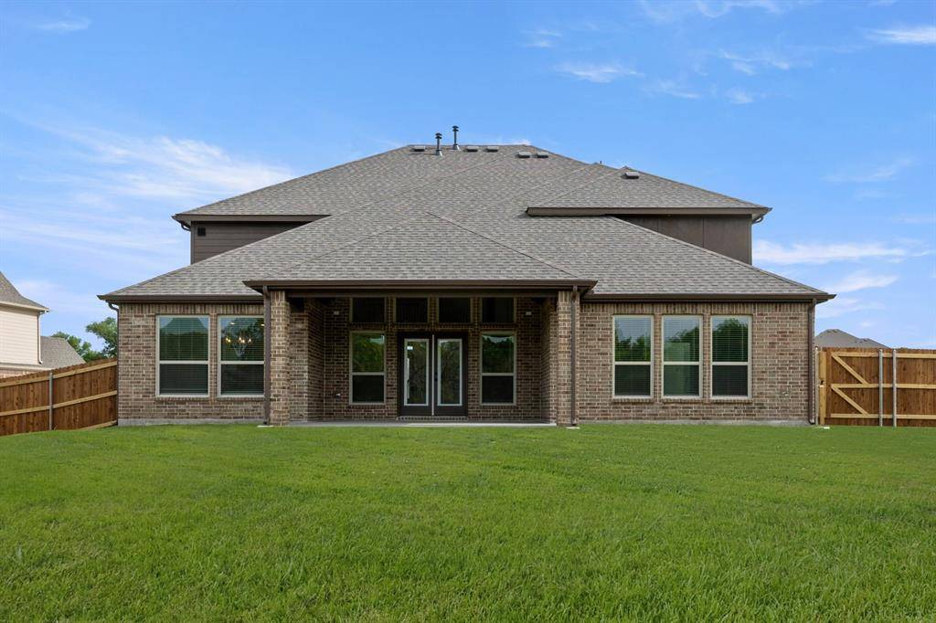 411 Hidden Lakes Drive, Desoto, TX 75115