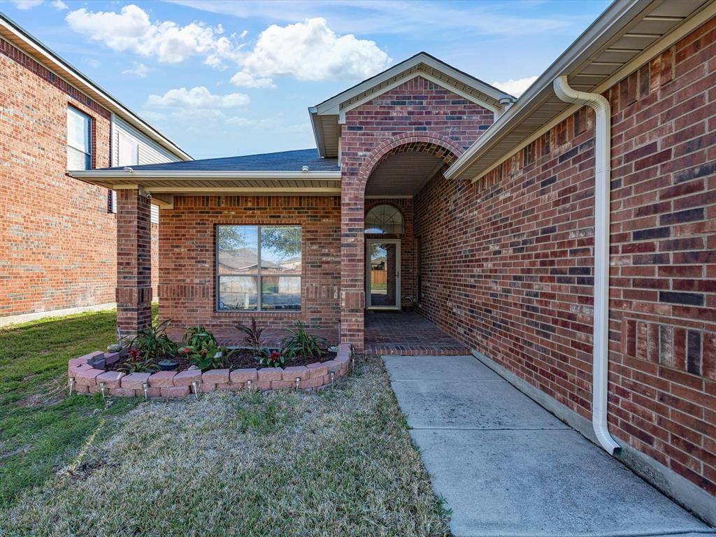 5204 Grayson Ridge Drive, Fort Worth, TX 76179