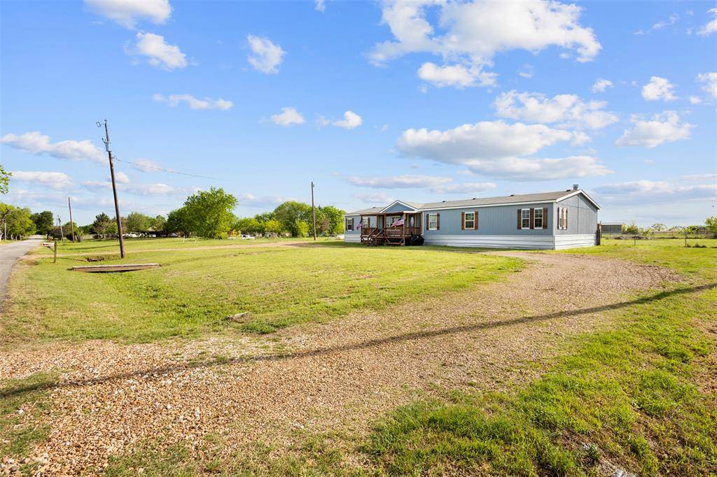 335 County Road 2100, Corsicana, TX 75110