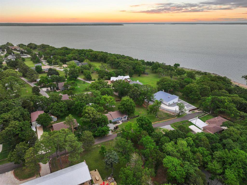 109 Arkansas Street, Pottsboro, TX 75076