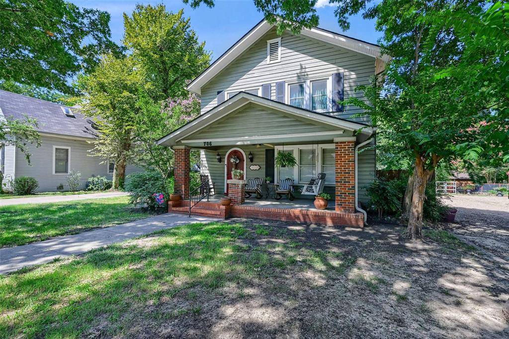 706 N Woods Street, Sherman, TX 75092