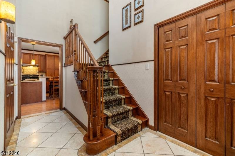 238 Park Ave, Teaneck Twp., NJ 07666